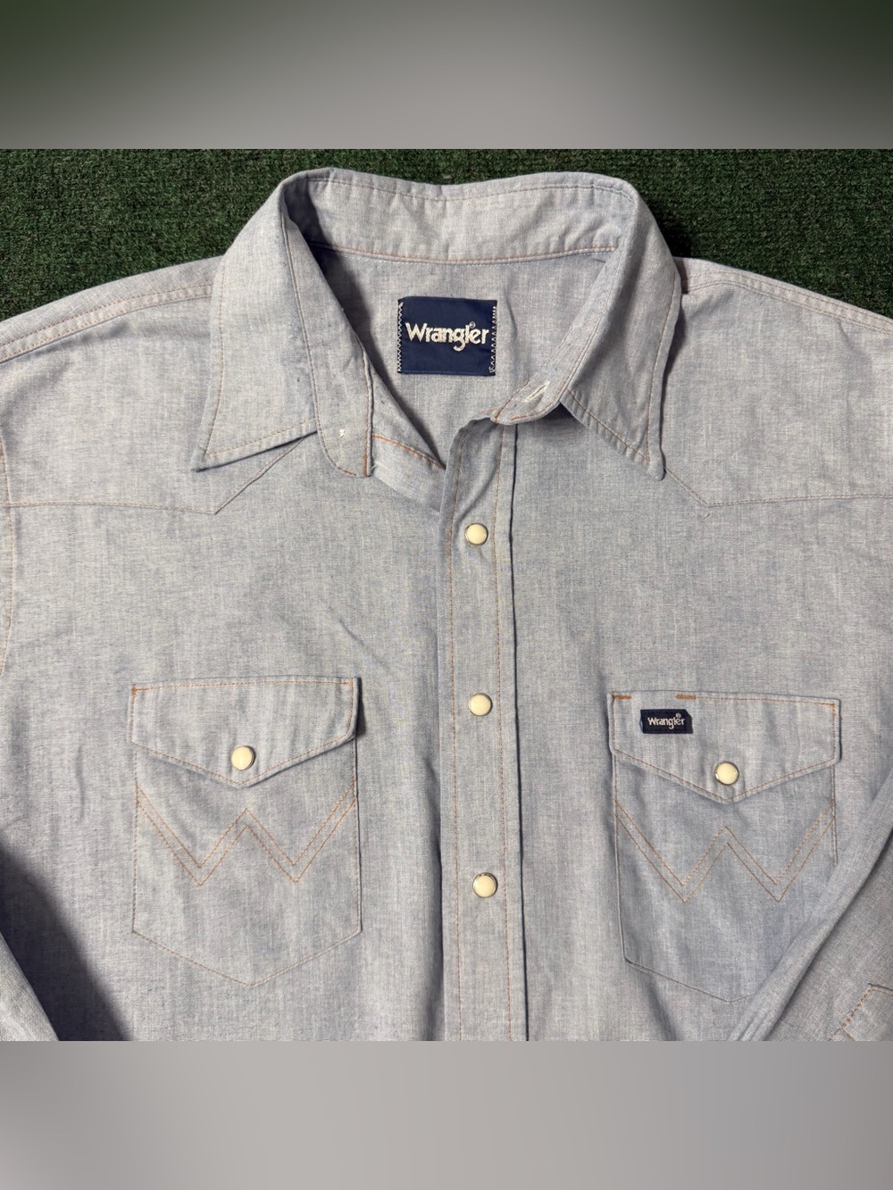Vintage Wrangler Blue Chambray Western Pearl Snap Shirt Men’s L/XL Dagger Collar